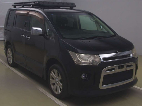 2010 Mitsubishi Delica D5 CV5W[1]