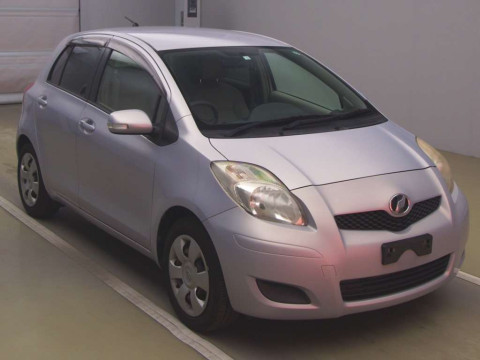 2008 Toyota Vitz SCP90[1]