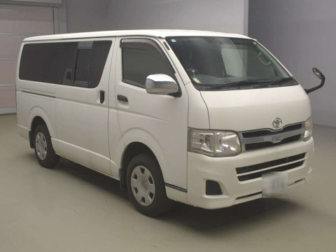 2013 Toyota Hiace Van TRH200V[2]