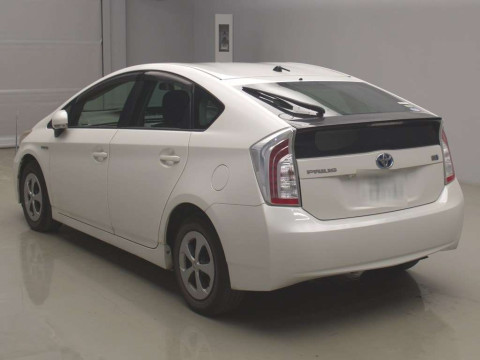 2012 Toyota Prius ZVW30[2]