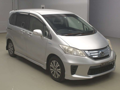 2014 Honda Freed hybrid GP3[1]