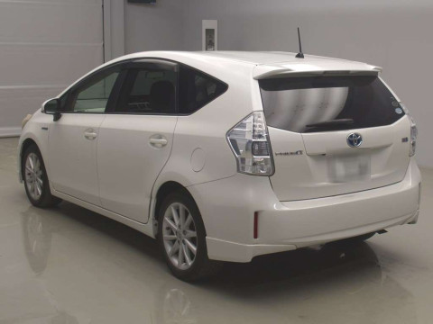 2012 Toyota Prius alpha ZVW41W[2]