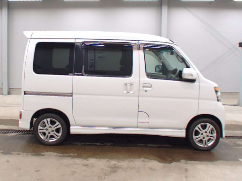 2008 Daihatsu Atrai Wagon S331G[2]