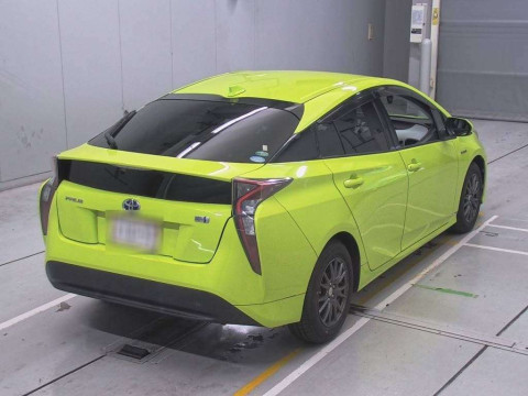 2016 Toyota Prius ZVW50[1]