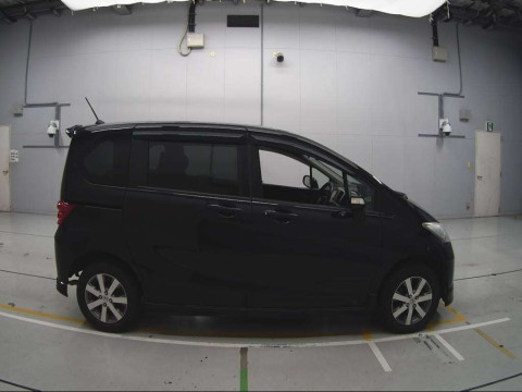 2010 Honda Freed GB4[2]