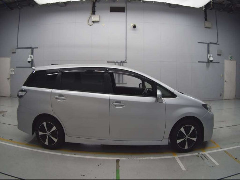 2017 Toyota Wish ZGE20W[2]