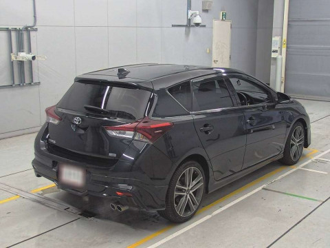 2015 Toyota Auris ZRE186H[1]