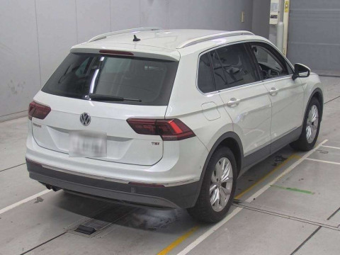 2017 Volkswagen Tiguan 5NCZE[1]