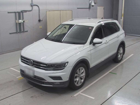 2018 Volkswagen Tiguan 5NDFGF[0]