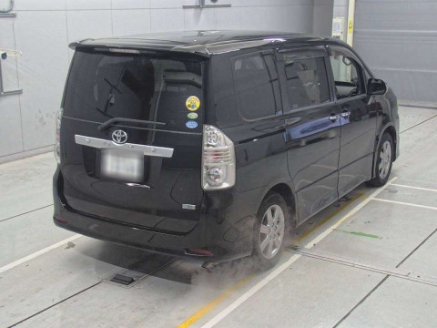 2009 Toyota Voxy ZRR70W[1]