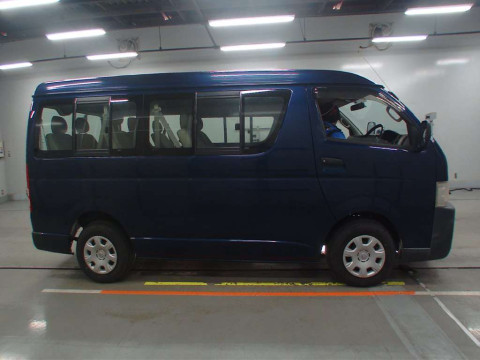 2005 Toyota Hiace Wagon TRH214W[2]