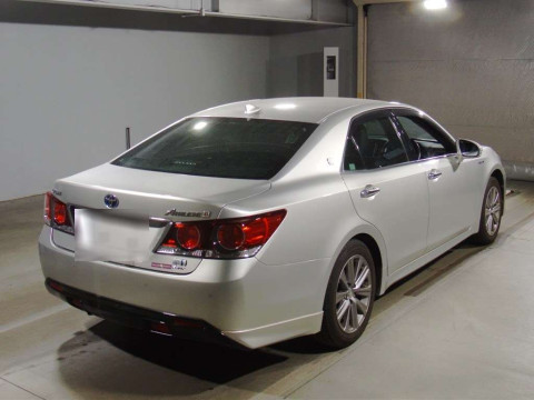 2015 Toyota Crown Hybrid AWS211[1]