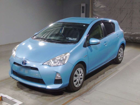 2013 Toyota Aqua NHP10[0]