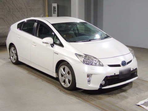 2014 Toyota Prius ZVW30[2]