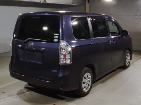 2012 Toyota Voxy ZRR70G[1]