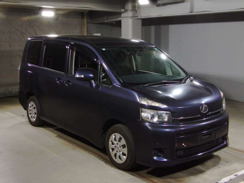 2012 Toyota Voxy ZRR70G[2]