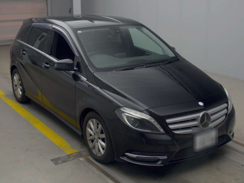 2013 Mercedes Benz B-Class 246242[2]