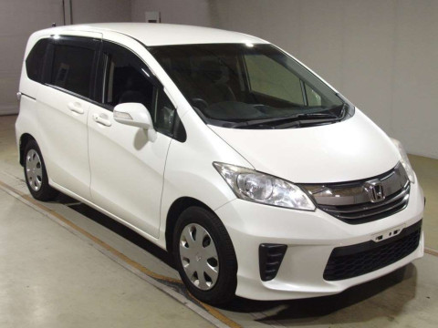 2015 Honda Freed GB3[2]