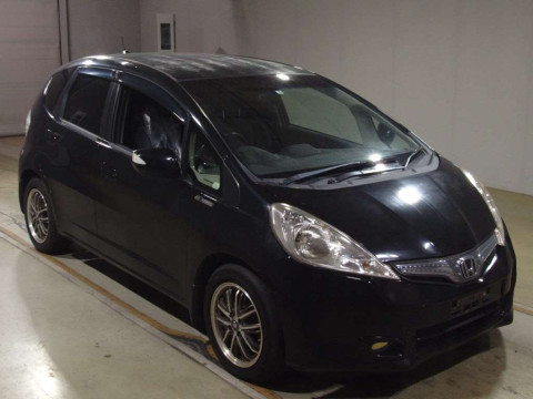 2011 Honda Fit Hybrid GP1[2]