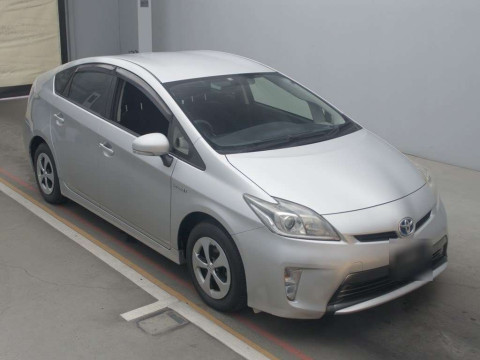 2012 Toyota Prius ZVW30[2]