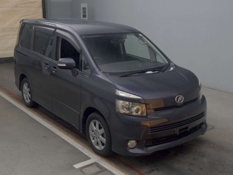 2007 Toyota Voxy ZRR70W[2]