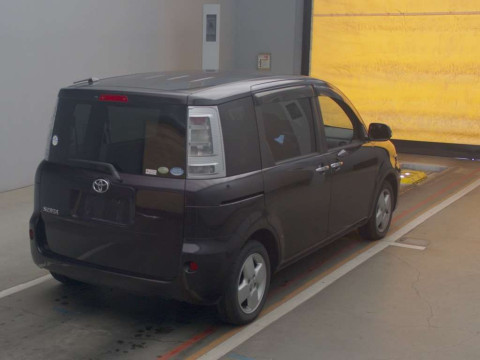 2011 Toyota Sienta NCP81G[1]