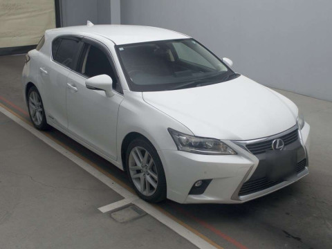 2014 Lexus CT ZWA10[2]