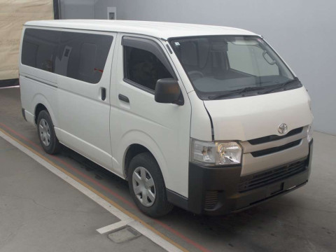 2016 Toyota Hiace Van TRH200V[2]