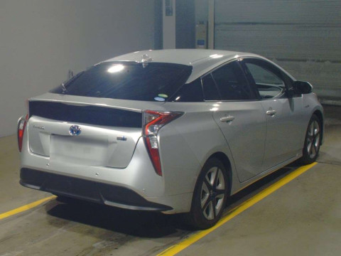 2017 Toyota Prius ZVW51[1]