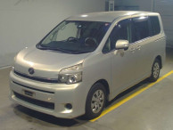 2010 Toyota Voxy