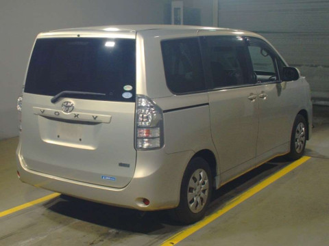 2010 Toyota Voxy ZRR70G[1]