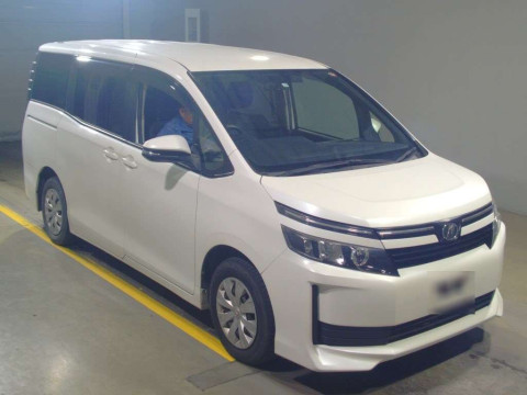 2015 Toyota Voxy ZRR80G[2]