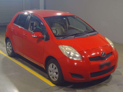 2010 Toyota Vitz SCP90[2]