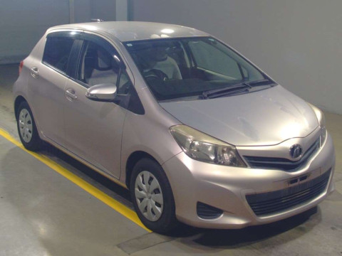 2011 Toyota Vitz KSP130[2]