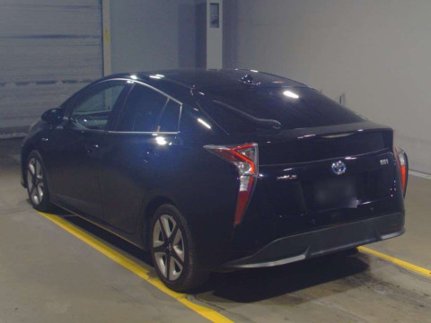 2017 Toyota Prius ZVW51[2]