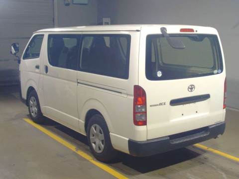 2012 Toyota Regiusace Van TRH200V[2]