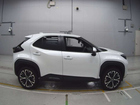 2023 Toyota YARIS CROSS MXPJ10[2]