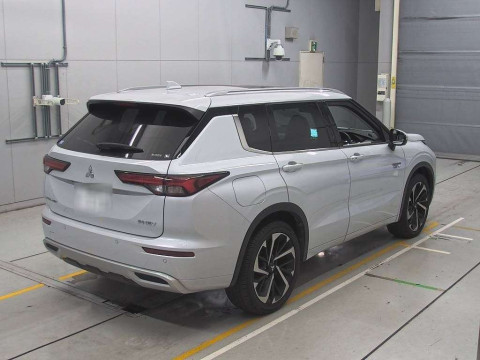 2022 Mitsubishi Outlander PHEV GN0W[1]