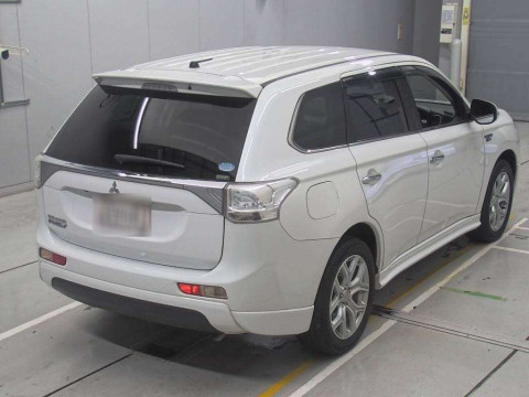 2013 Mitsubishi Outlander PHEV GG2W[1]