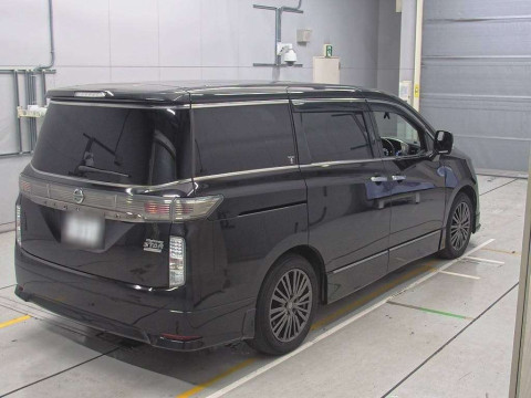 2016 Nissan Elgrand TE52[1]