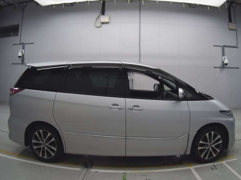 2018 Toyota Estima ACR50W[2]