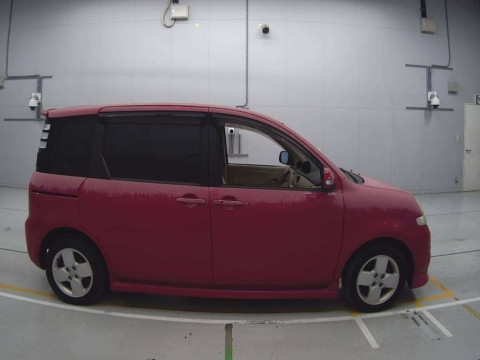 2006 Toyota Sienta NCP81G[2]