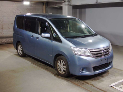 2012 Nissan Serena HC26[1]