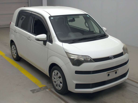 2013 Toyota Spade NCP141[2]