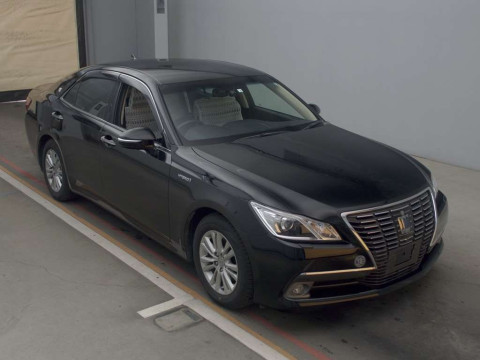 2014 Toyota Crown Hybrid AWS210[2]