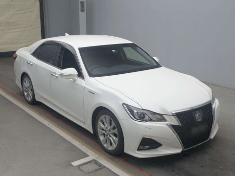 2016 Toyota Crown Hybrid AWS210[2]