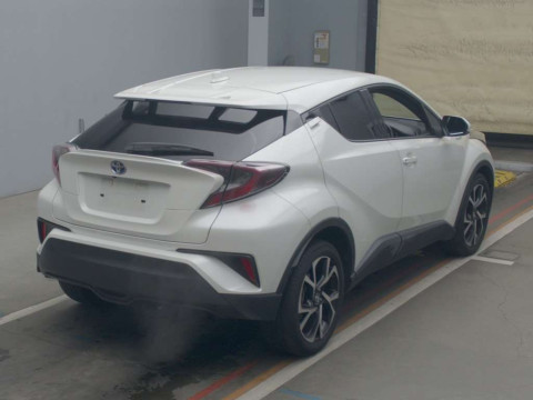 2017 Toyota C-HR ZYX10[1]