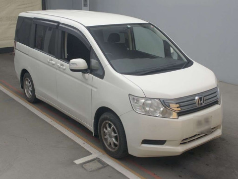 2012 Honda Step WGN RK1[2]