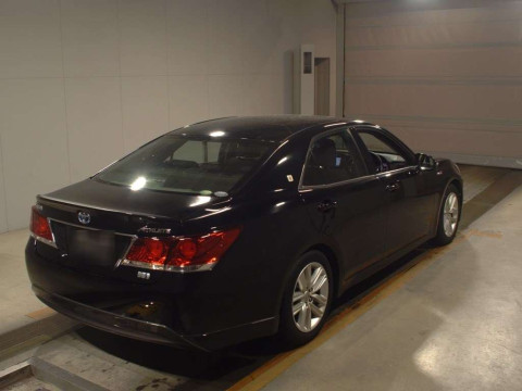 2013 Toyota Crown Hybrid AWS210[1]