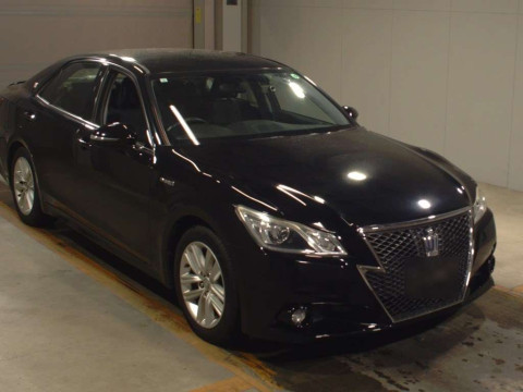 2013 Toyota Crown Hybrid AWS210[2]